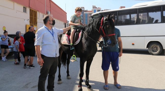 Belediye sürpriz çocukları mutlu etti