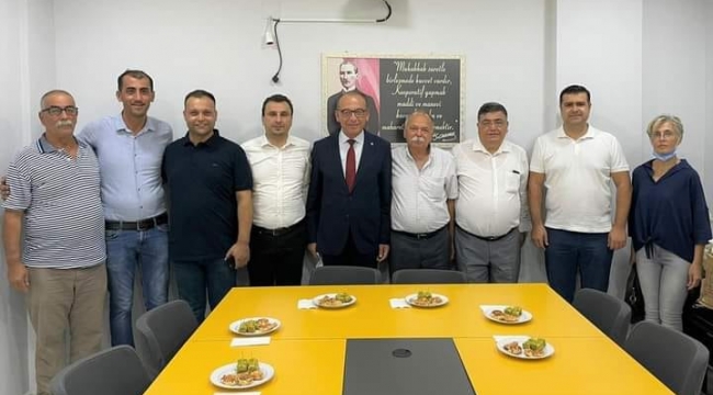 CHP'lilerden Coşkun'a kutlama ziyareti