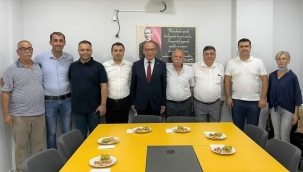 CHP'lilerden Coşkun'a kutlama ziyareti