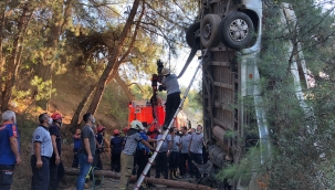 Kemalpaşa'da kaza 4 kişi öldü 15 kişi yaralandı