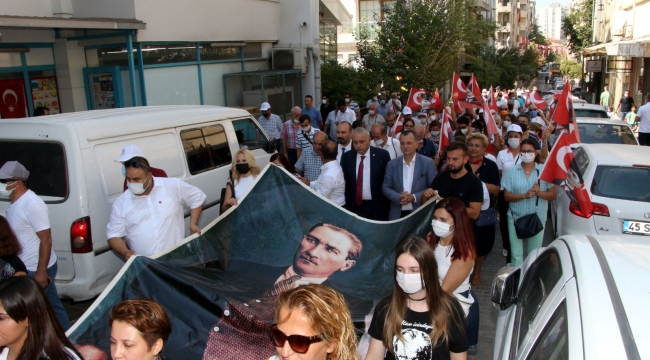 Manisa'da CHP'den coşkulu 30 Ağustos kutlaması