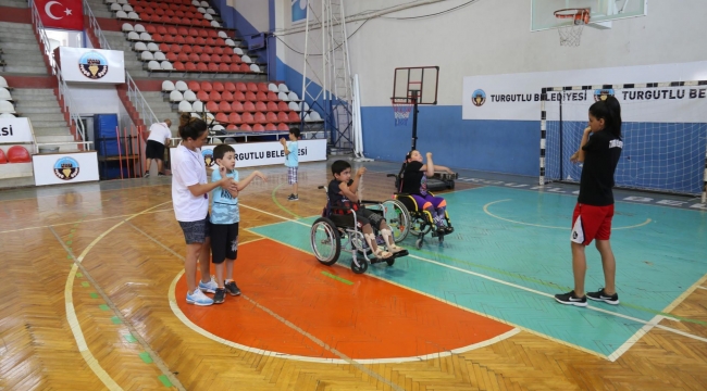 Turgutlu'da özel engelli çocuklar için sporda ''Mutlu Cuma" projesi