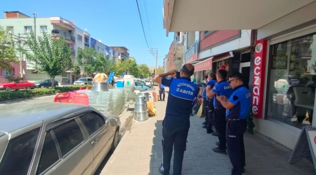 Turgutlu'da zabıta kaldırım işgal denetimi