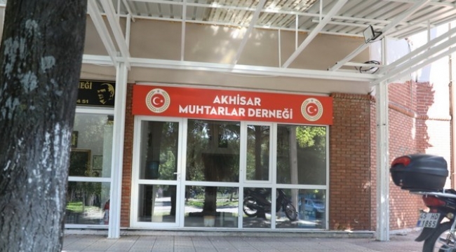 Akhisarlı muhtarlara yeni dernek binası