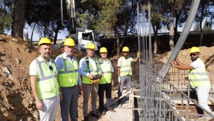 Alaşehir belediyesinden Akkeçilili'ye düğün salonu 