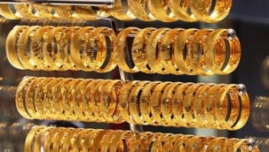 Altında dalgalı seyir sürüyor 