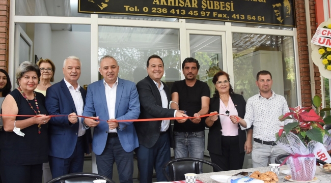 Başkanlar Atatürkçü derneğinin binasının açılışını yaptı