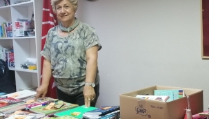 CHP'den yoksul aile çocuklarına kırtasiye yardımı