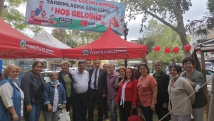 CHP'li kadınlar yoksul çocuklar için kermes düzenledi
