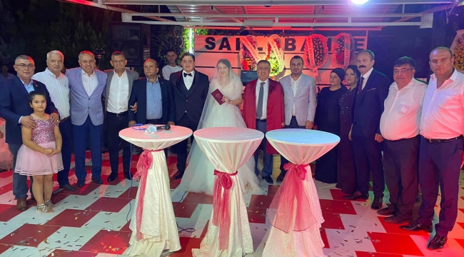 CHP'lileri buluşturan düğün