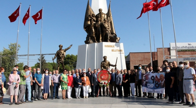  CHP'nin 98.'nci yaşı coşkuyla kutlandı