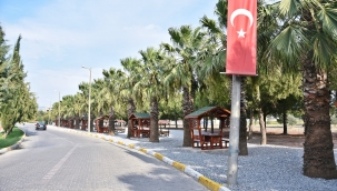 Gölet alanına güneş enerjisiyle çalışan oturma bankları kondu