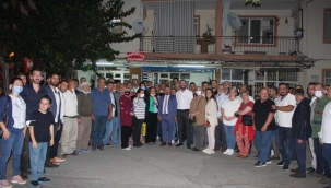  İYİ Partililer Barbaros mahallesi vatandaşla buluştu