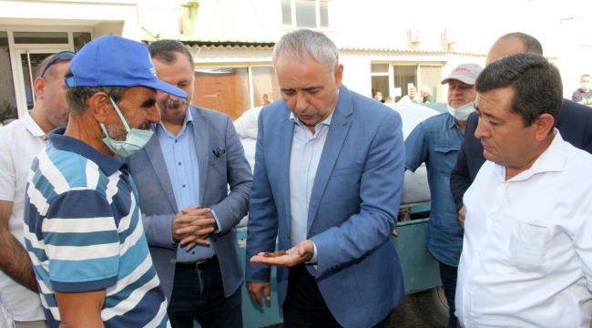 Manisa'da CHP' ve AKP arasında üzüm tartışması