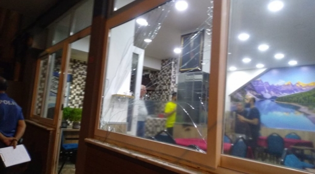 Manisa'da kahvehaneye ses bombası atıldı