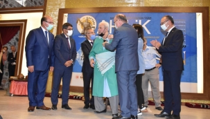 Manisa'da yıl yılın ahisi Nevzat Karaoğlanlar seçildi