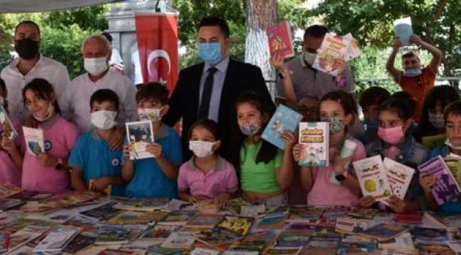 Soma'da 'Kitap takas şenliği' başladı 