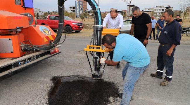Turgutlu Belediyesi,Türkiye'de ilk olan soğuk asfalt yama aracını satın aldı. 