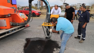 Turgutlu Belediyesi,Türkiye'de ilk olan soğuk asfalt yama aracını satın aldı. 