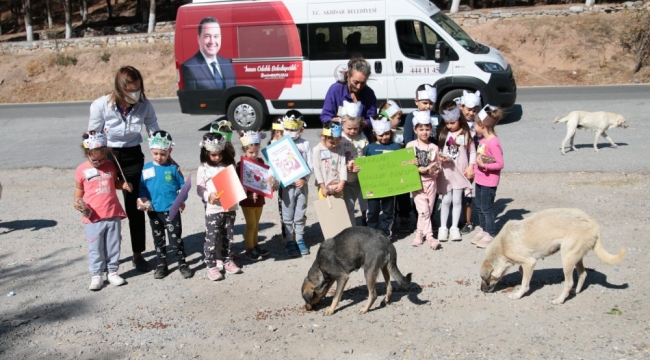 Akhisar Belediyesi kreşi miniklerinden hayvan sevgisi 