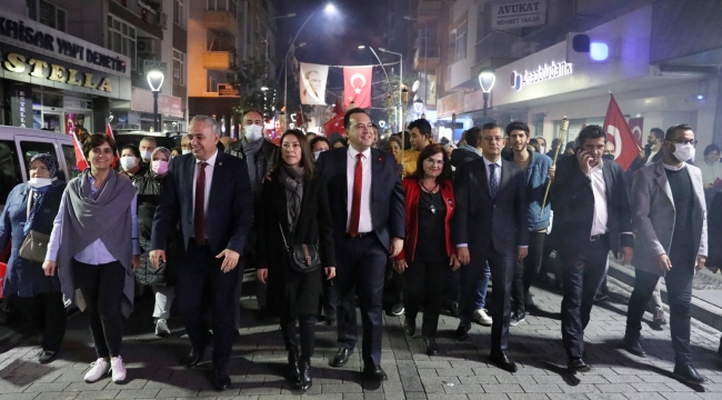 Akhisar'da muhteşem kutlama