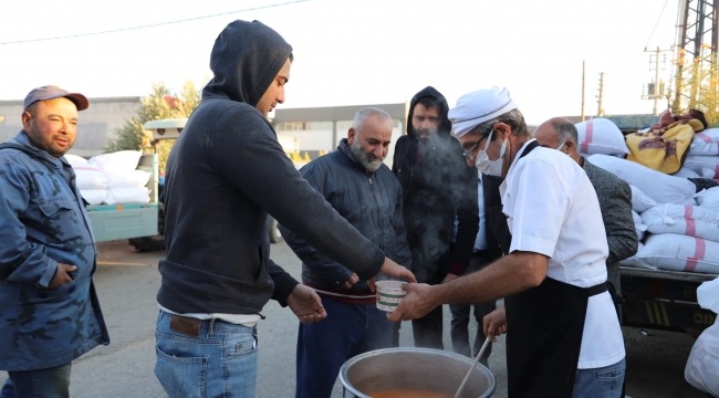 Alaşehir belediyesi üreticilere çorba dağıttı