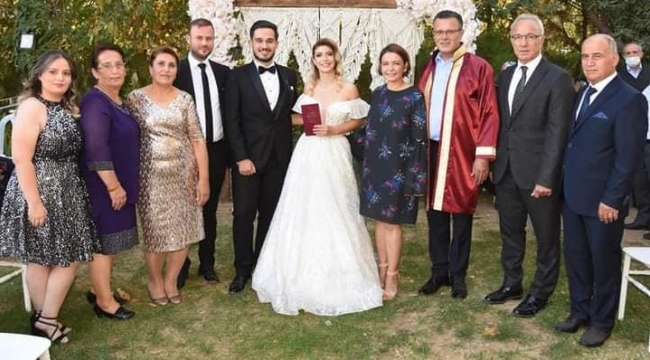Alaşehir'de siyasileri buluşturan düğün