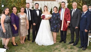 Alaşehir'de siyasileri buluşturan düğün