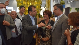 Alaşehir standı siyasetçilerin uğrak yeri oldu