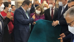 Başkan Şahin'den Demirci halısına övgü