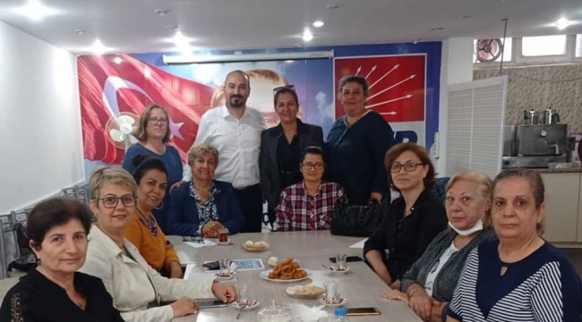 CHP'li Kadınlar Yunusemre CHP ilçe başkanlığında toplandı
