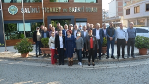 CHP'li kadınların Salihli'de dernek ziyaretleri sürüyor