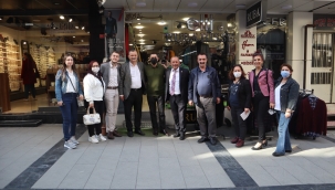 CHP'lilerle esnafla kucaklaştı