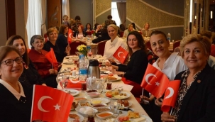 Kadınlar Türk kadınlar konseyi kahvaltısında buluştu