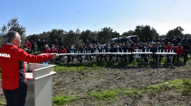Kırkağaç'ta tarla okulu ve tarla günü yapıldı