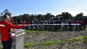 Kırkağaç'ta tarla okulu ve tarla günü yapıldı