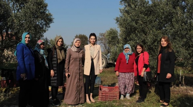 AKP'li kadınlar Akhisar'da bir dizi esnaf ziyareti gerçekleştirdi