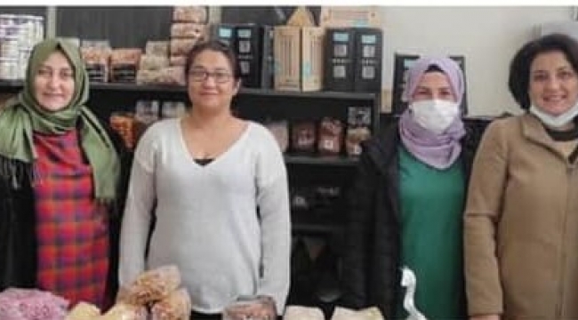 AKP'li kadınlar kadın girişimciler günü'nü kutladı