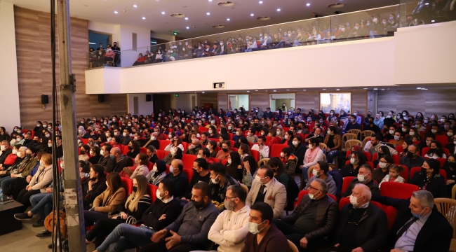 Alaşehirliler 'Mahşer-i Cümbüşü' izledi