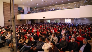 Alaşehirliler 'Mahşer-i Cümbüşü' izledi