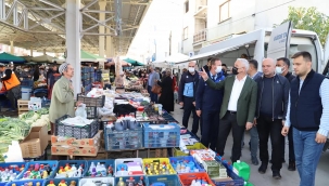 Başkan Bilgin pazar esnafını dolaştı