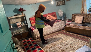 Belediyenin evde temizlik ekipleri iş başında