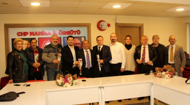 CHP'liler öğretmenler gününü kutladı