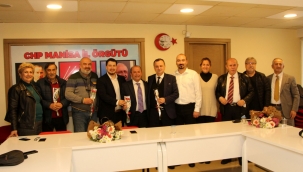 CHP'liler öğretmenler gününü kutladı