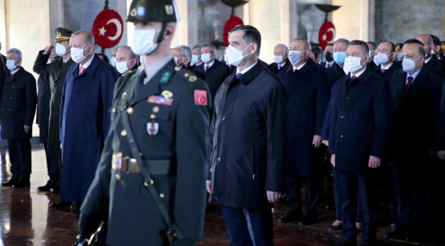Devlet erkanı Anıtkabir'de