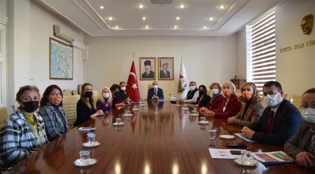 Kadın dernekleri başkanları,vali Karadeniz'i ziyaret etti