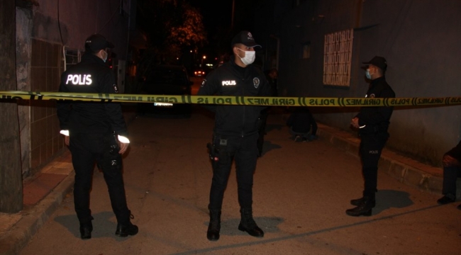 Manisa'da bir eve el yapımı patlayıcı atıldı