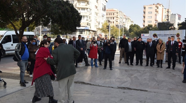 Manisa'da kadına şiddet karşıtı etkinlik