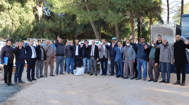 Saruhanlı'da çiftçilere zeytin kasası ve buğday tohumu dağıtımı