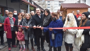  Akhisar'da Kadın ve sanat sokağı açıldı